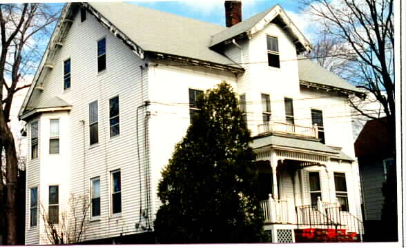 12 Russell Terr. in Arlington, MA - Foto de edificio