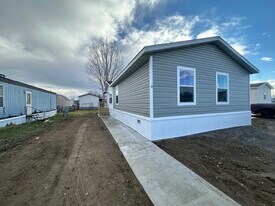 29 Cavalier St N in Billings, MT - Building Photo