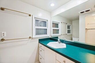 641 5th St NE in Washington, DC - Building Photo - Building Photo