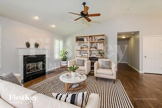 616 Autumnwood Forest Dr, Unit 512 in Lake St. Louis, MO - Foto de edificio - Building Photo