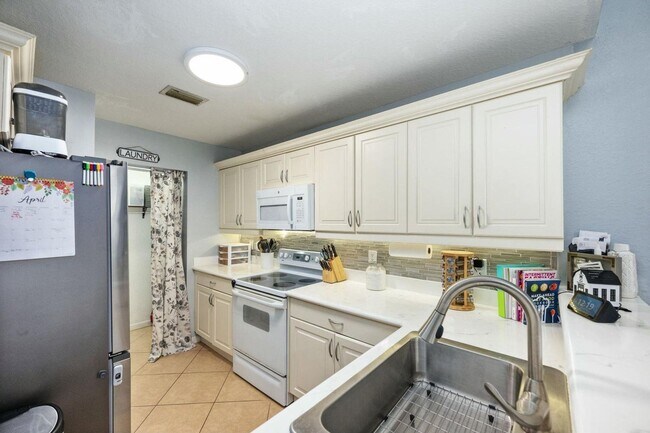 property at 2905 Hidden Hills Rd