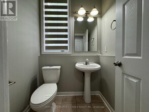 657 Thompson Rd S in Milton, ON - Building Photo - Building Photo