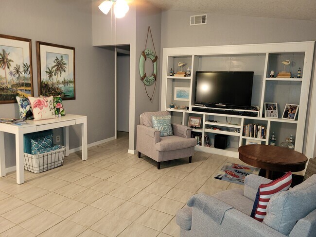 4083 Dotham St in Port Charlotte, FL - Building Photo - Building Photo