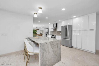 3777 Fountainhead Ln in Naples, FL - Foto de edificio - Building Photo