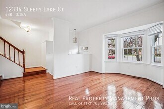 12334 Sleepy Lake Ct in Fairfax, VA - Building Photo - Building Photo