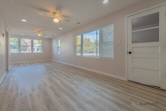 2029 S Canalport Ave, Unit 2 in Chicago, IL - Building Photo - Building Photo