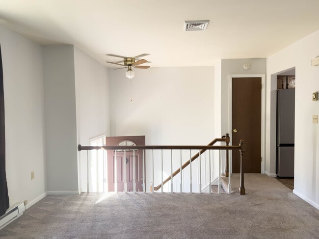 2231 Donough Dr in Manheim, PA - Foto de edificio - Building Photo