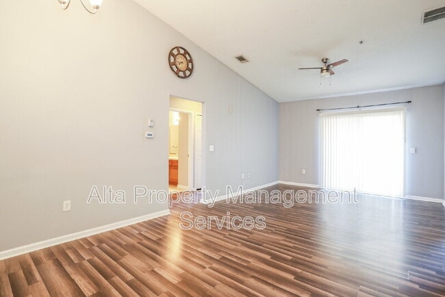 6860 Skaff Ave in Jacksonville, FL - Building Photo - Building Photo