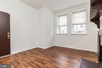 160 Richmond St in Philadelphia, PA - Building Photo - Building Photo