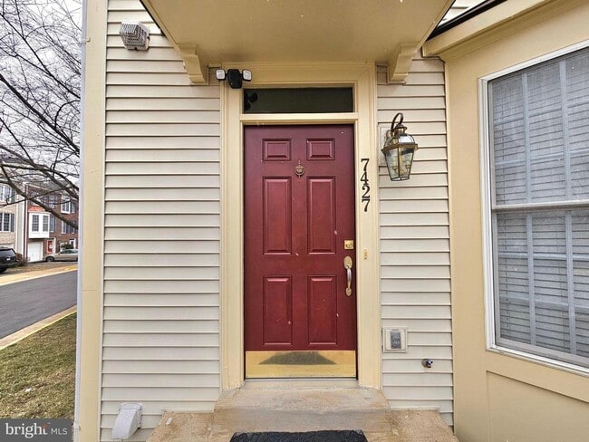 7427 Ardglass Ct in Lorton, VA - Building Photo - Building Photo