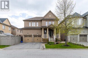 4 Jewelville St in Brampton, ON - Building Photo