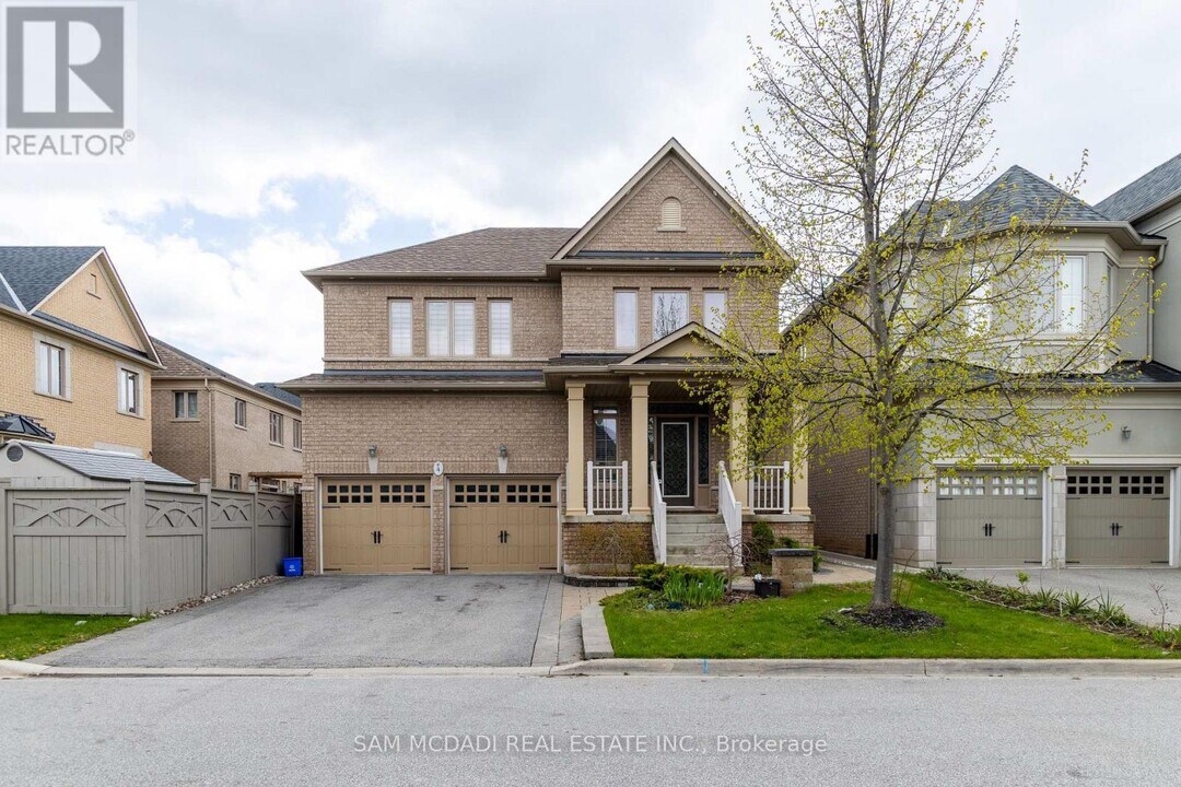 4 Jewelville St in Brampton, ON - Building Photo