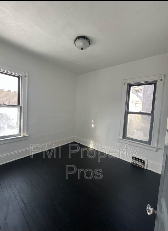 property at 1511 N 34th St