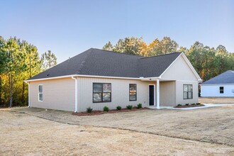 5804 McGee Way in Hueytown, AL - Building Photo - Building Photo