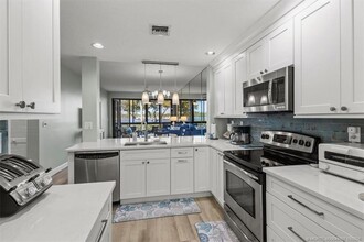 6082 SE Landing Way in Stuart, FL - Building Photo - Building Photo