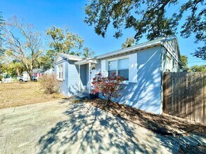 2720 Edwards Ave S in St. Petersburg, FL - Building Photo - Building Photo