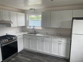 826 Englewood Ave, Unit #3 in Town Of Tonawanda, NY - Building Photo