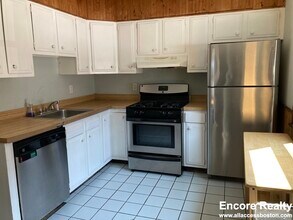 15 Radnor Rd, Unit 2 in Boston, MA - Building Photo - Building Photo