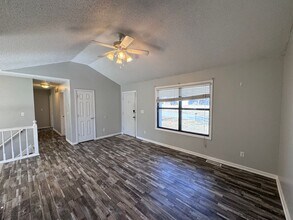 12 SE 190 Rd in Warrensburg, MO - Building Photo - Building Photo