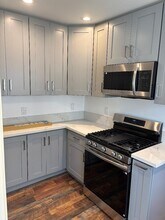 1329 S Highland Ave, Unit 1329 in Los Angeles, CA - Building Photo - Building Photo