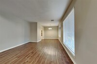 2183 Little Cedar Dr in Humble, TX - Foto de edificio - Building Photo