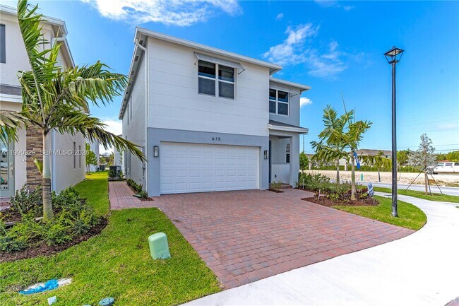 615 NE 1st Ave in Florida City, FL - Building Photo - Building Photo