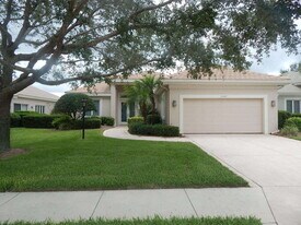 5247 97th St E in Bradenton, FL - Building Photo