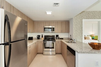1710 SW 27th Ave in Miami, FL - Building Photo - Building Photo