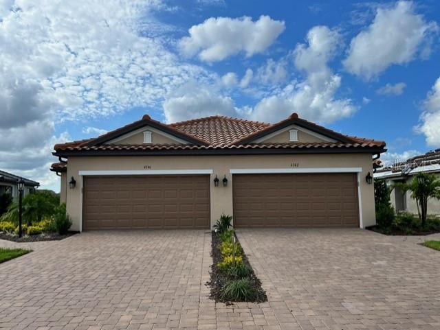 4746 Tortona Ct in Bradenton, FL - Building Photo