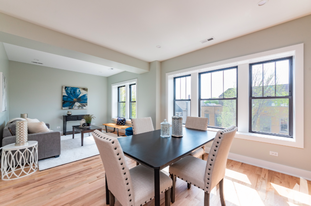 2535 N Campbell Ave, Unit 2541-2 in Chicago, IL - Building Photo