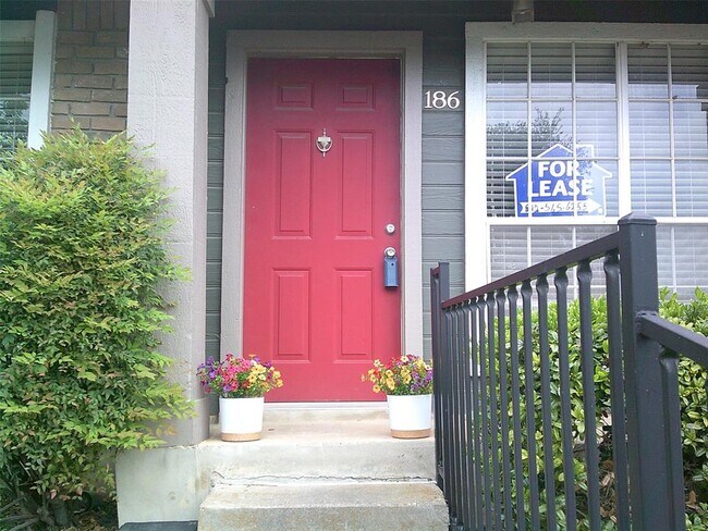 property at 1015 E Yager Ln