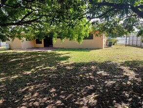 17032 NW 49th Ct in Opa Locka, FL - Building Photo - Building Photo