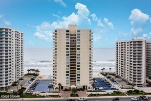 2947 S Atlantic Ave in Daytona Beach Shores, FL - Building Photo