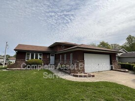 6904 W 85th Pl in Crown Point, IN - Building Photo