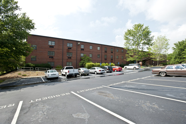 Gene Miller Manor in Union City, GA - Foto de edificio - Building Photo