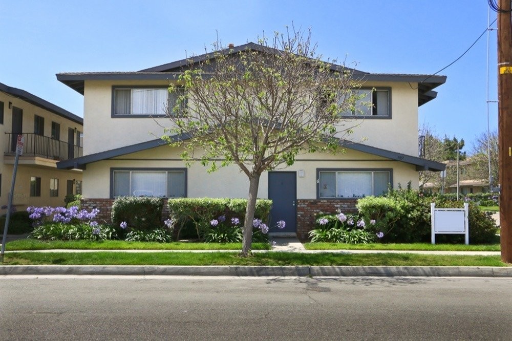 Huntington Reef in Huntington Beach, CA - Building Photo