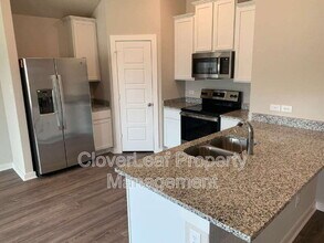 708 Stonemanor Bay in Seguin, TX - Building Photo - Building Photo