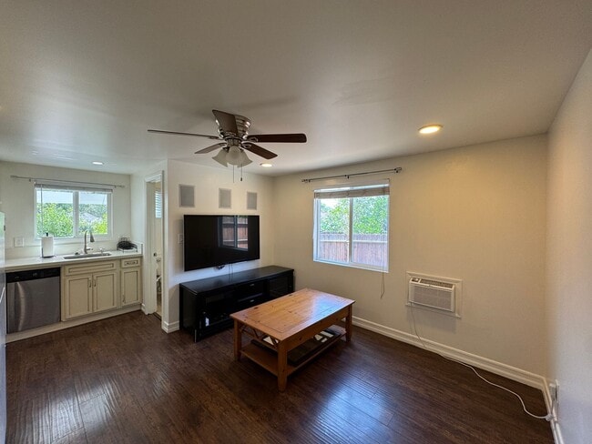property at 2137 Glenada Ave