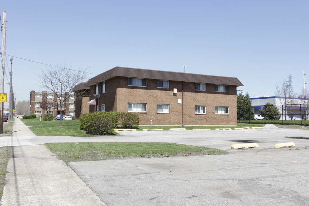 Harbor Meadows in East Chicago, IN - Foto de edificio