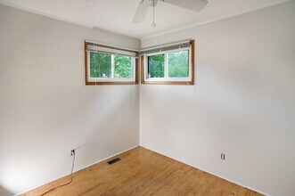 114 Lynncliff Rd in Hampton Bays, NY - Building Photo - Building Photo