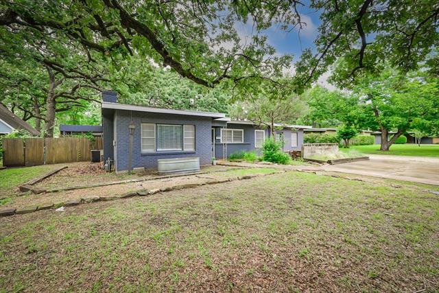 1122 W Park Row Dr in Arlington, TX - Building Photo - Building Photo