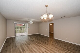 416 S 13th Terrace in Fernandina Beach, FL - Foto de edificio - Building Photo