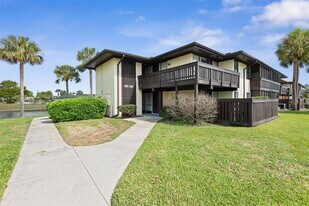 60 Club House Dr in Palm Coast, FL - Building Photo
