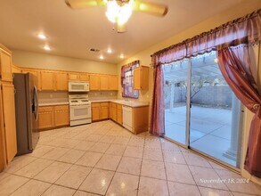 8552 Gold Flash Ave in Las Vegas, NV - Building Photo - Building Photo