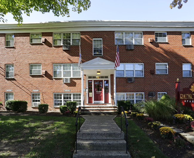 Radnor Manor in Fair Lawn, NJ - Foto de edificio - Building Photo