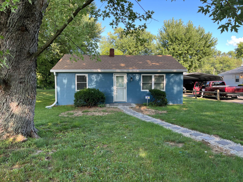 5025 Adkins St in Columbus, IN - Foto de edificio