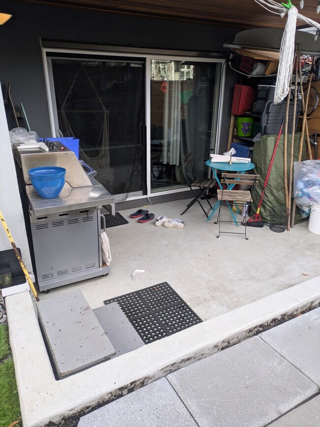 570 8th Av E in Vancouver, BC - Building Photo - Building Photo