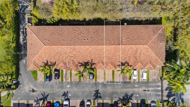 330 SW 2nd Ave in Hallandale Beach, FL - Foto de edificio - Building Photo