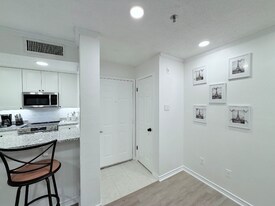1504 Lincoln Way in McLean, VA - Building Photo