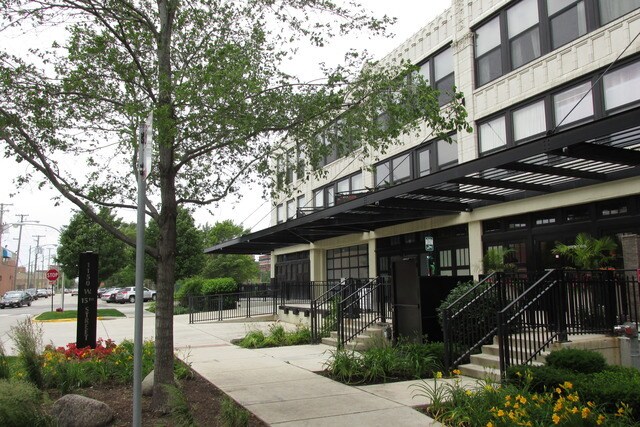 1150 W 15th St in Chicago, IL - Building Photo